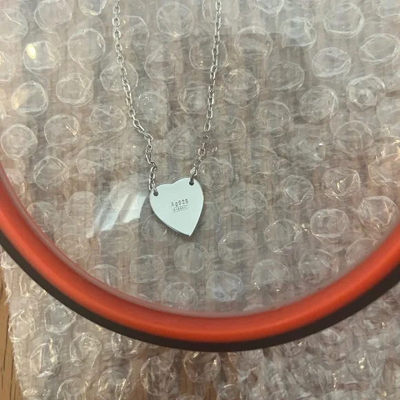 Gucci Silver Box Chain Heart Necklace - Picture 3 of 3